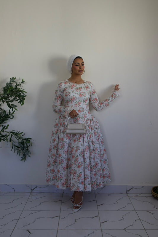 Endora floral 98% cotton maxi dress with lace trim and long sleeves.