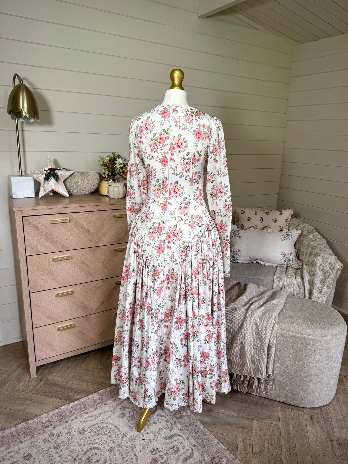 Endora - A Whisper of Roses