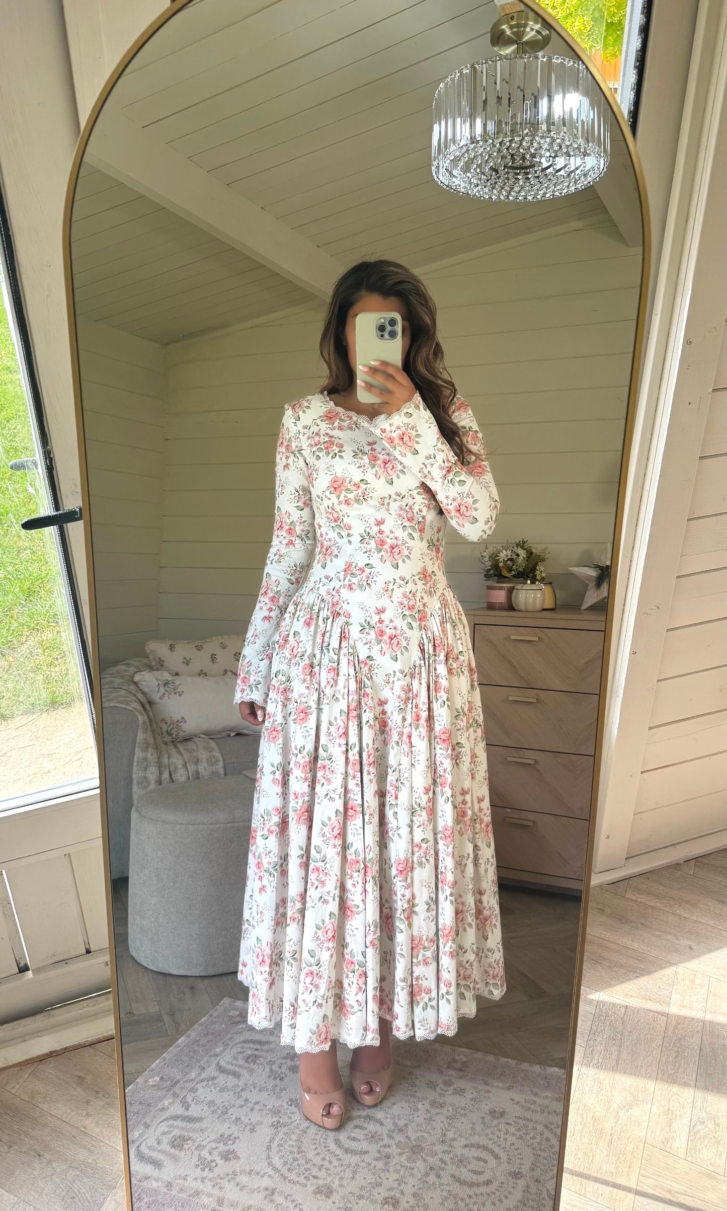 Endora - A Whisper of Roses